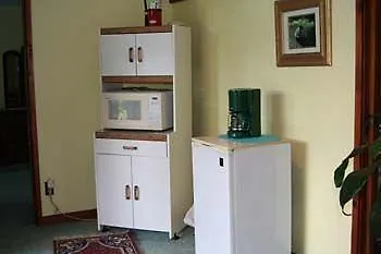 Naalehu Macadamia Meadows Farm Bed & Breakfast