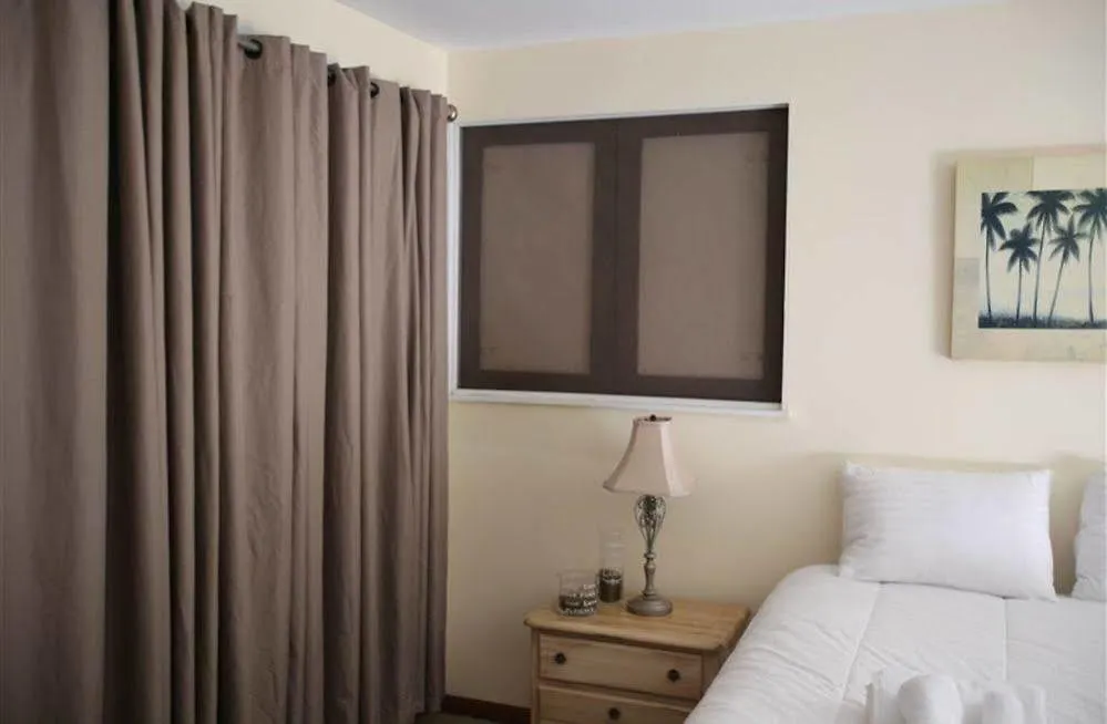 הקונטקטים של Macadamia Meadows Farm Bed & Breakfast